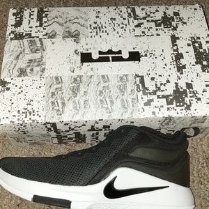 Nike lebron witness 2